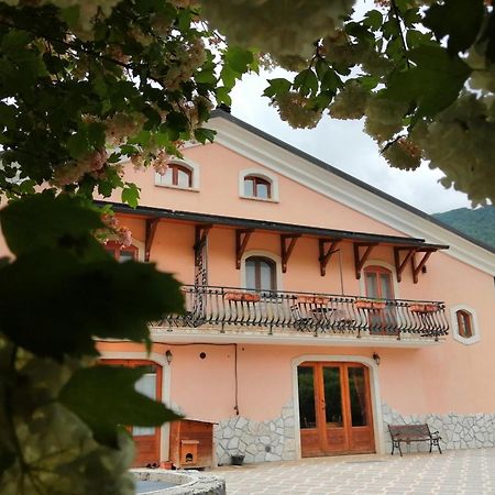 Da Nonna Li Rooms And Breakfast Villetta Barrea Exterior photo